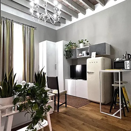 Room114 - Near The Center Apartment
