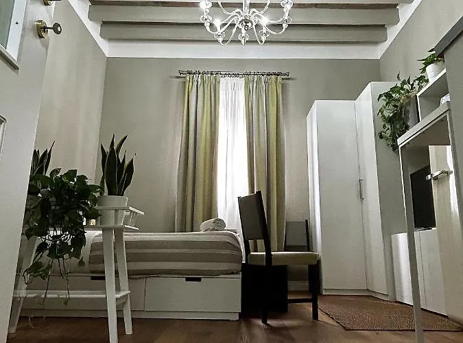 Room114 - Near The Center * Florencie